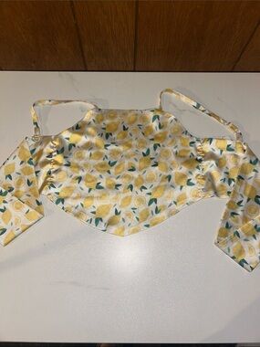 5/$20 Bailey’s Blossoms | Lemon Print Satin Top